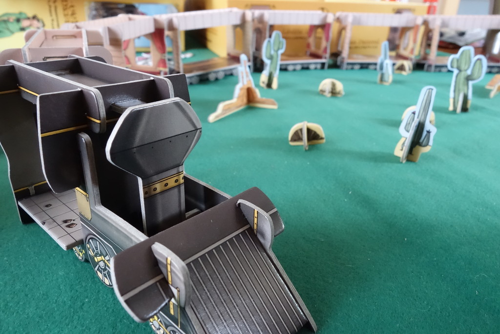 新品未開封　軍儀 東ゴルドー　ボードゲーム 汽車のペーパークラフト！？「コルト・エクスプレス」 開封の儀