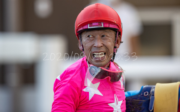 内田利雄