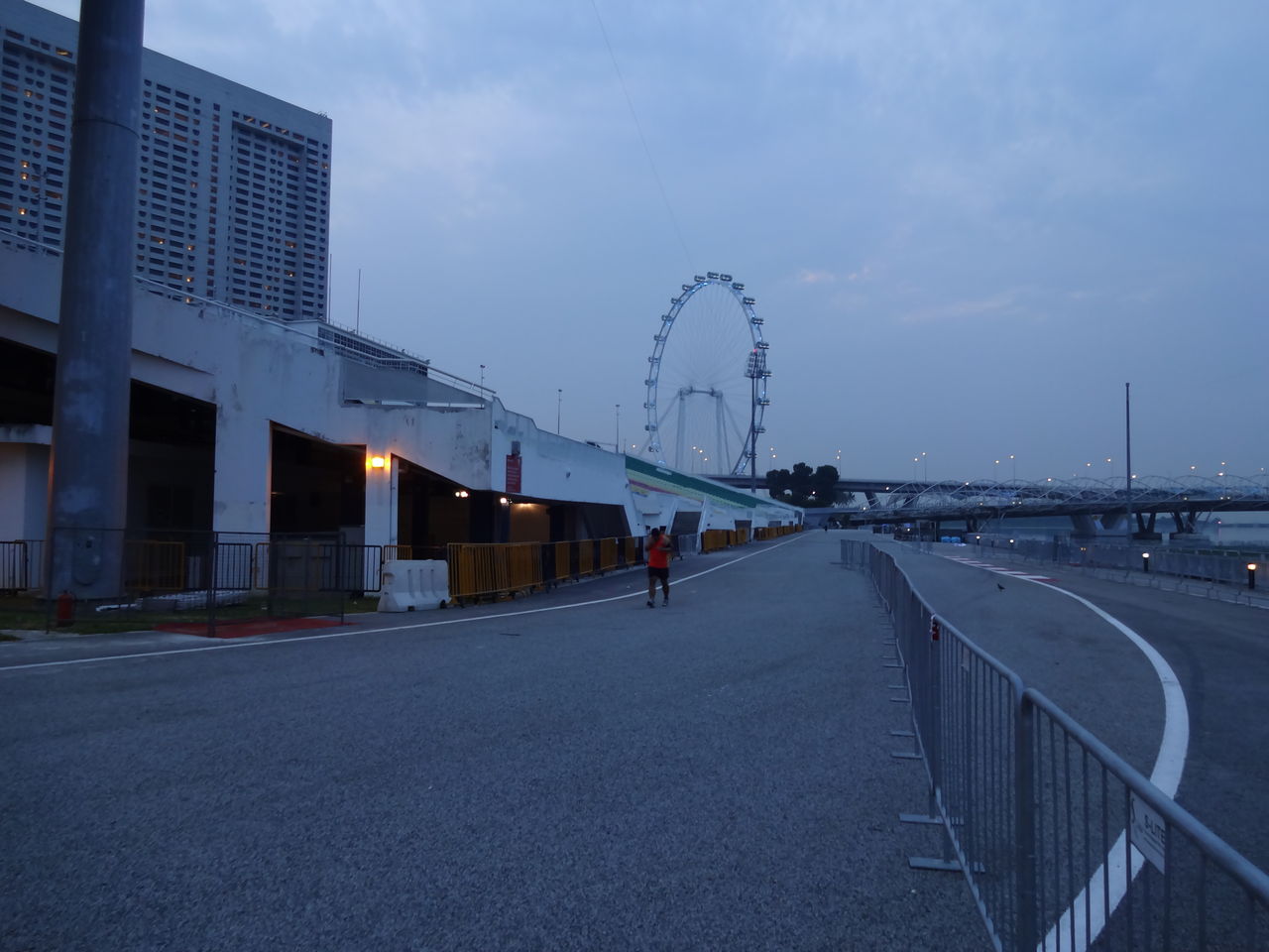 シンガポール好きブログいよいよ最終日!F1コースやピットを早起きして見に行ったよコメント akk33