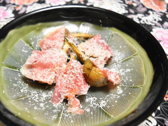 くわいの素揚げ 生ハムとパルミジャーノ添え お正月食材をワインに合うおつまみに Super Slow Iegohan 毎日呑んでもダイエット ボディメイクおつまみ