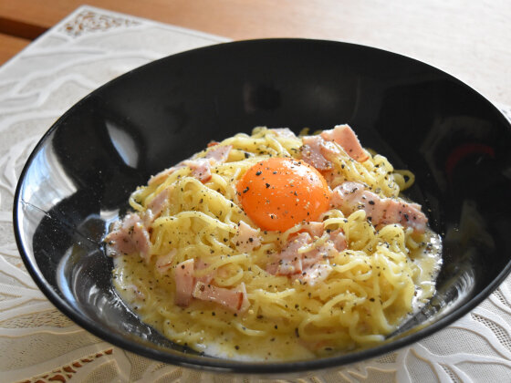 カルボナーラ風塩焼そば マルちゃん焼そば塩を使って簡単 火を使わないレンジレシピ Super Slow Iegohan 毎日呑んでもダイエット ボディメイクおつまみ