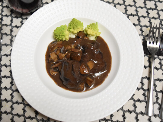 牛タンのブッフブルギニョン 牛肉のブルゴーニュ風赤ワイン煮 風 ぐんまクッキングアンバサダー エシャロットの代わりに上州ねぎを使ったフレンチ風煮込み料理 Super Slow Iegohan 毎日呑んでもダイエット ボディメイクおつまみ 牛タンのブッフブルギニョン 牛肉のブルゴーニュ風赤ワイン煮 風 ぐんまクッキングアンバサダー エシャロットの代わりに上州ねぎを使ったフレンチ風煮込み料理 Super Slow Iegohan 毎日呑んでもダイエット ボディメイクおつまみ