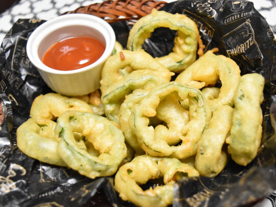 オニオンリングならぬピーマンリング 天ぷら粉で簡単さくさくカリカリ衣の簡単おつまみ Super Slow Iegohan 毎日呑んでもダイエット ボディメイクおつまみ