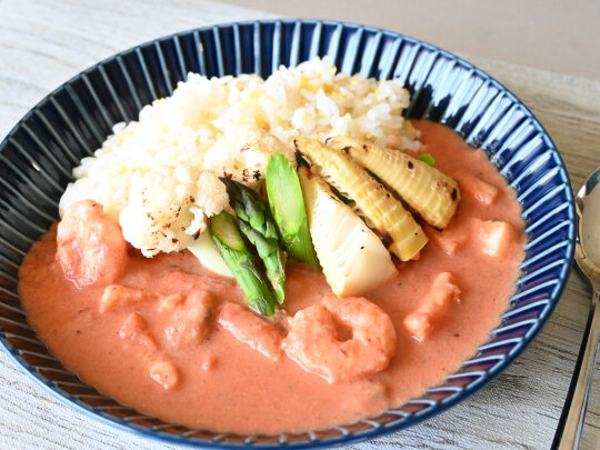 春野菜とシーフードのピンクスパイスカレー まろやかだけど見た目に反してスパイシーで辛い ルウを使わない簡単カレー Super Slow Iegohan 毎日呑んでもダイエット ボディメイクおつまみ