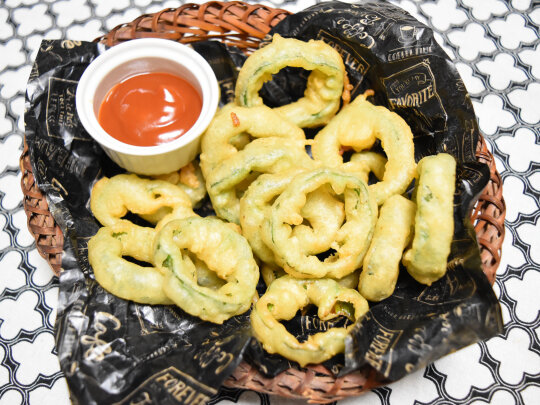 オニオンリングならぬピーマンリング 天ぷら粉で簡単さくさくカリカリ衣の簡単おつまみ Super Slow Iegohan 毎日呑んでもダイエット ボディメイクおつまみ