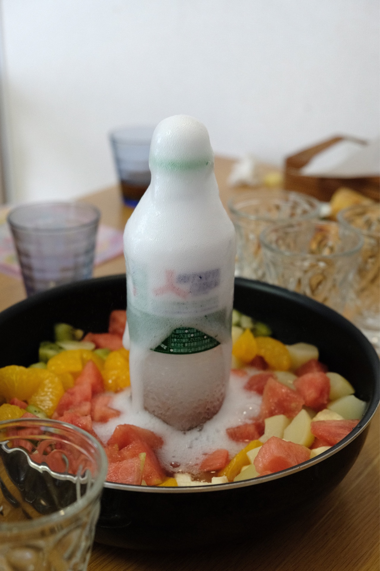 ママブログあーさんの日々ほのぼの 休日に 子供たちが喜んだ炭酸で噴水 フルーツポンチ ママブログあーさんの日々ほのぼの 休日に 子供たちが喜んだ炭酸で噴水 フルーツポンチ