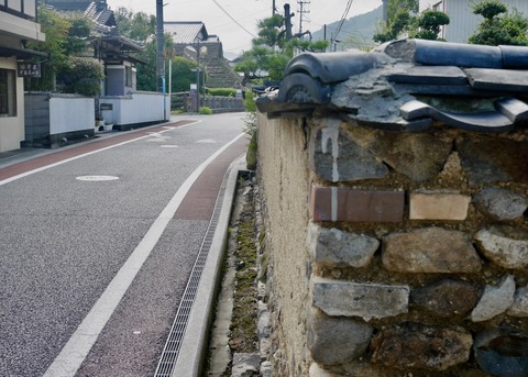 伊部　旧山陽道　岩壁