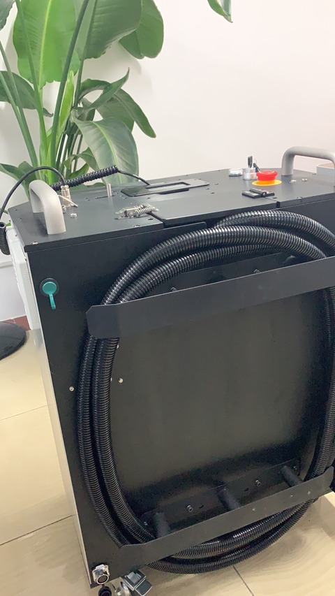 本体背面