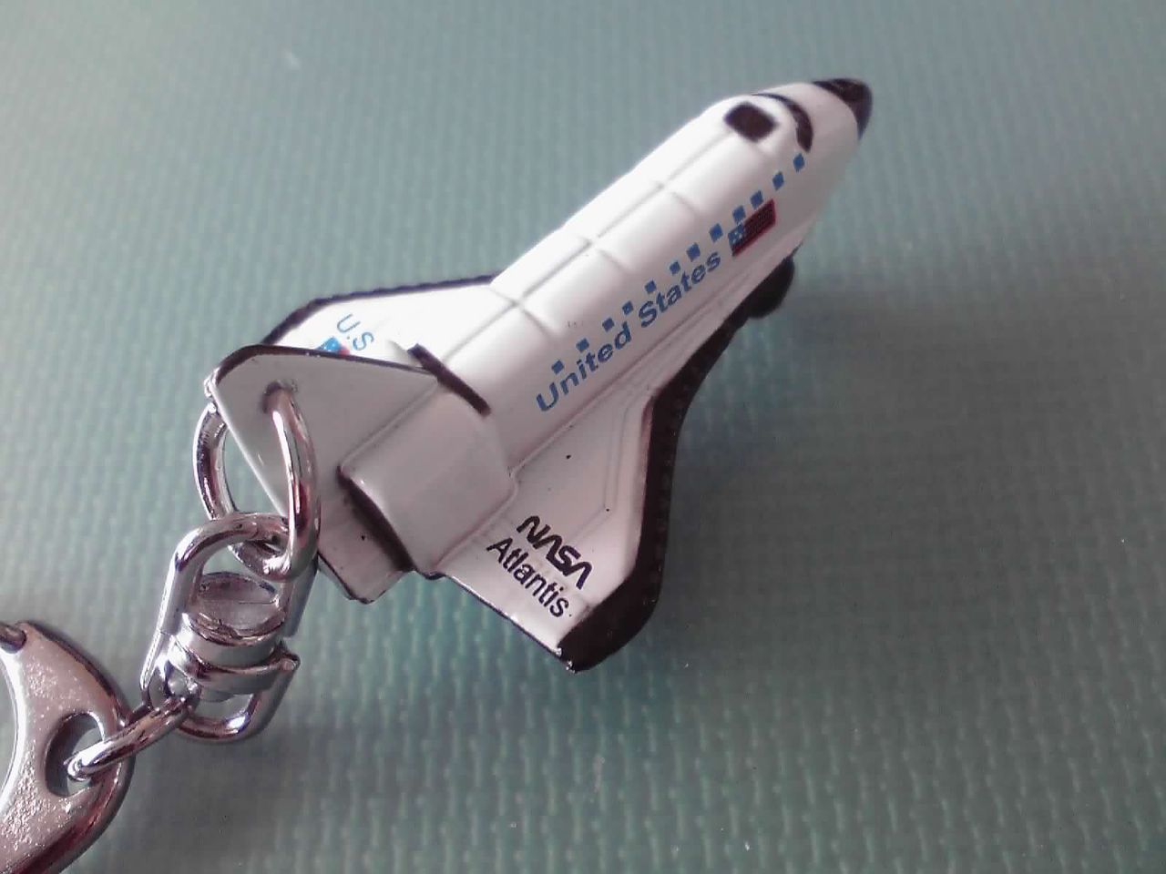 【レア物】スペースシャトル日本人初宇宙飛行記念キーホルダー f77384835c191e074c8c801f37a392