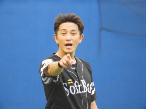 【速報】日本シリーズ・ソフトバンクが川島サヨナラタイムリーで優勝→横浜・梶谷の送球がホーム手前でイレギュラーした？と話題