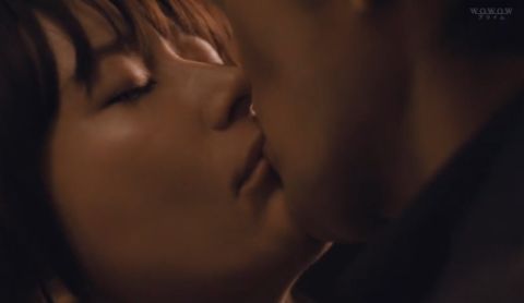 水川あさみ、濡れ場セミヌードおっぱいがエロい！お胸、たらまんｗｗｗβ