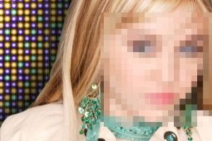 ライブ中、女性器まで触らせてくれる有名女性歌手・・・これはショック