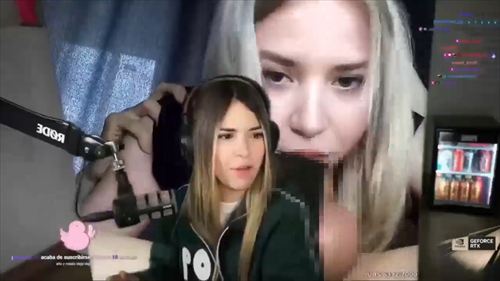【動画】女性配信者さん、Twitch配信中に過去のエロ動画を視聴者に晒され人生終了・・・
