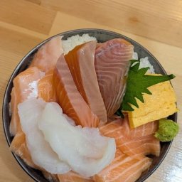 【画像】350km運転してサーモン食べに来た