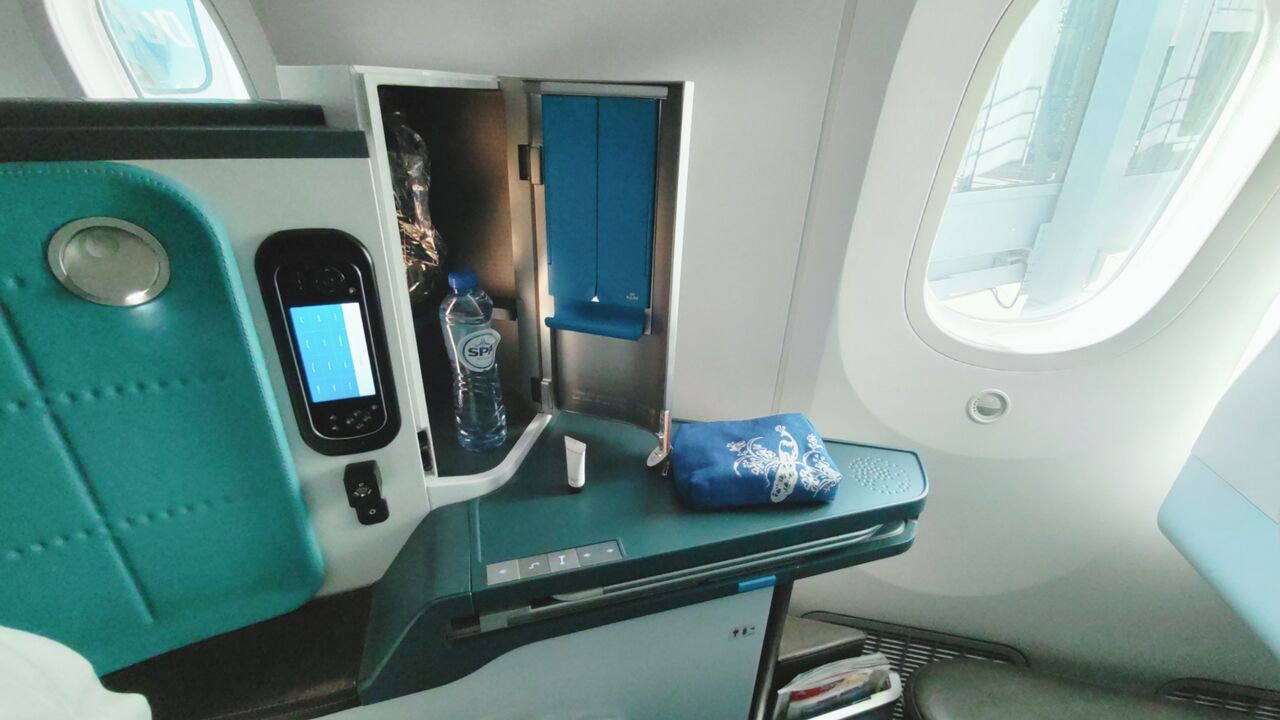 素晴らしかったKLMオランダ航空ビジネスクラス : カシスのホテルブック