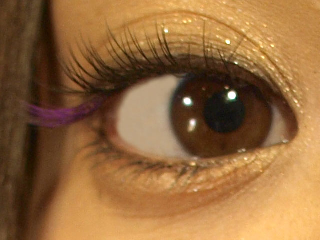 カラーまつげで個性的に 美容室 まつげのエクステサロン