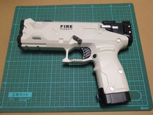 ナーフタイプトイガン 「火凤凰（FIRE PHOENIX）ハンドガン」 の紹介