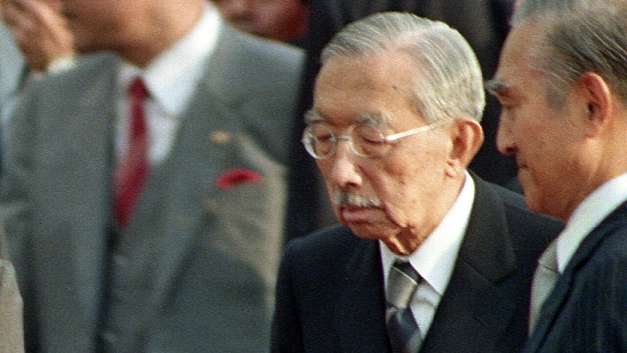 昭和天皇と香淳皇后が慣例を破ってまで参列した葬儀 : 心を柩に