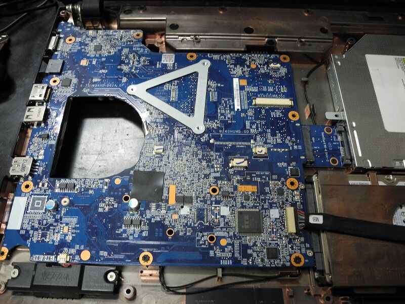 Clevo製ノートパソコン W255hu 修理作業 湘南のパソコン修理専門店 下田商会 0466 48 2386 Clevo製ノートパソコン W255hu 修理作業 湘南のパソコン修理専門店 下田商会 0466 48 2386