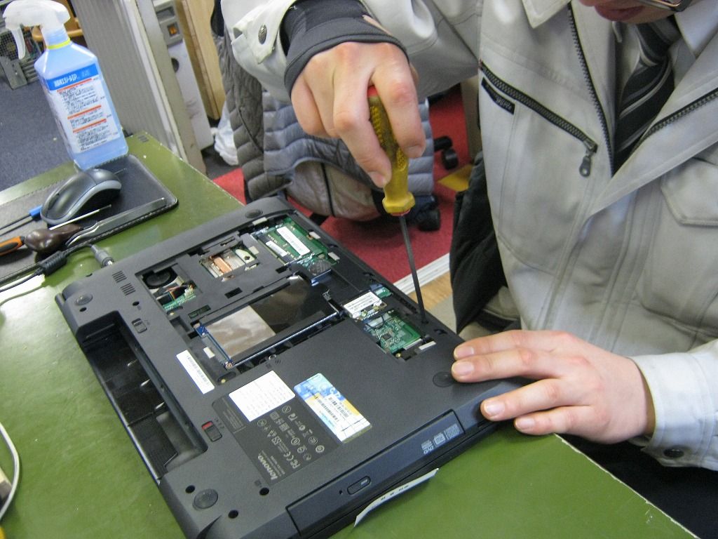 Lenovo B590 液晶パネル交換修理 湘南のパソコン修理専門店 下田商会 0466 48 2386