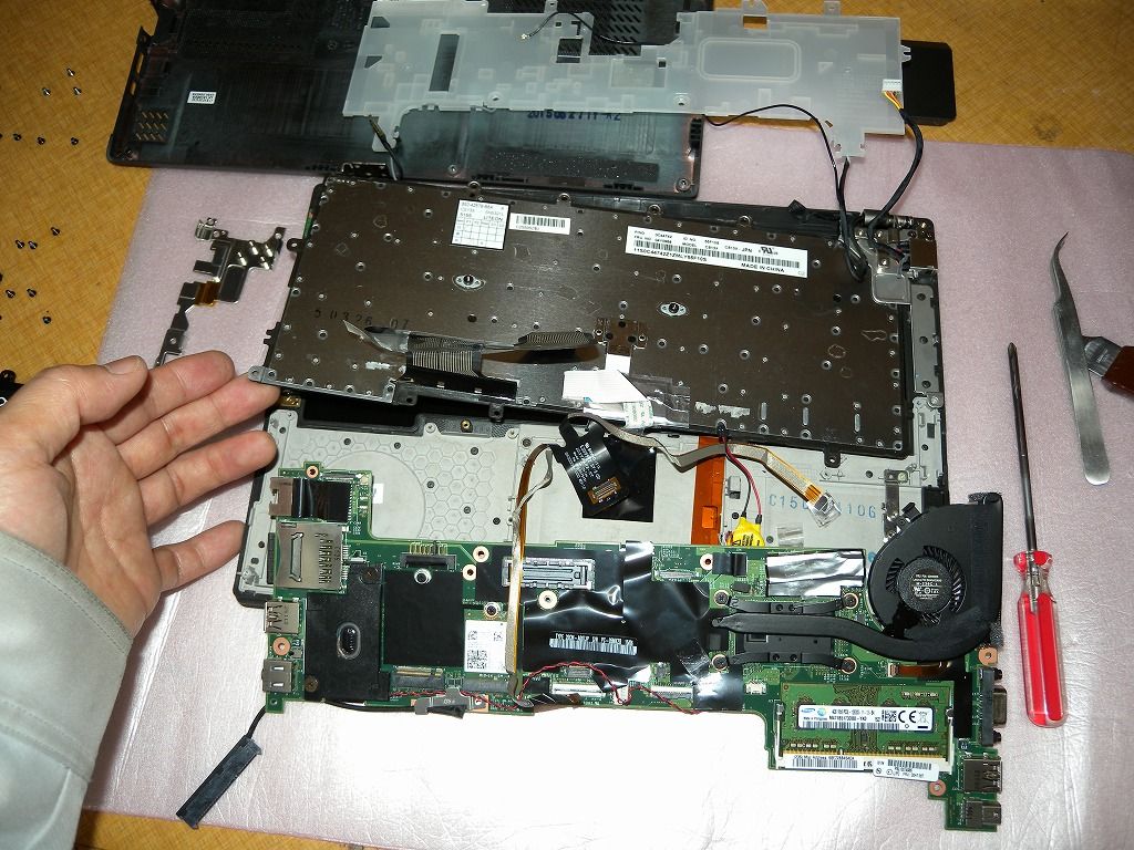 Lenovo Thinkpad X250 英語キーボード化作業 湘南のパソコン修理専門店 下田商会 0466 48 2386