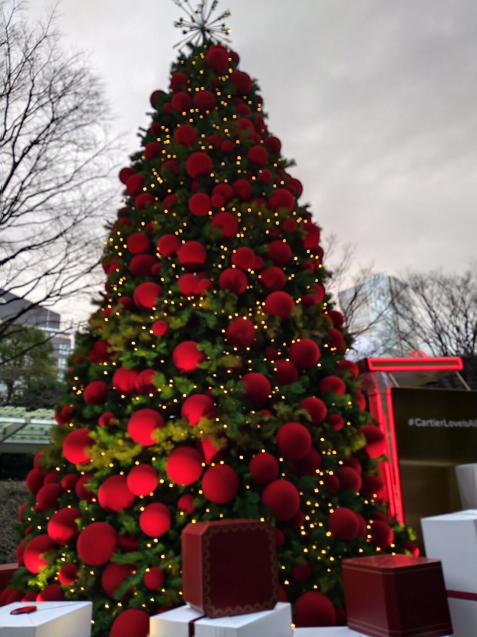 六本木ヒルズのクリスマス 21 Aliceの編み物