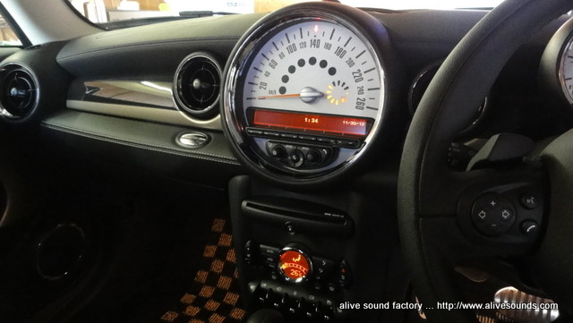 Mini Clubman Cooper Sに Mini専用jblスピーカー取付