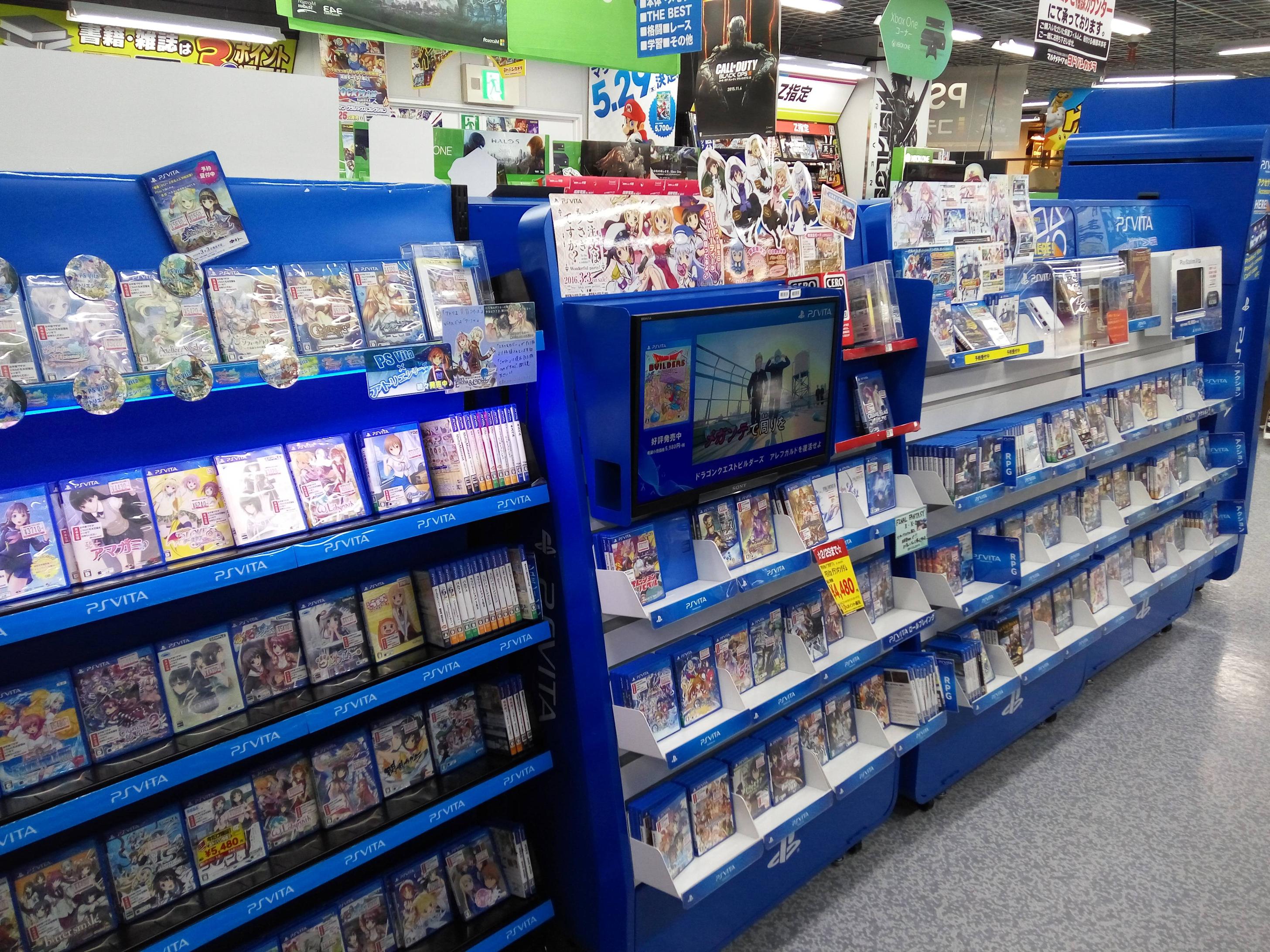 外国人「日本はPSVitaを愛している」 ゲーム売り場の面積が海外とは段違いだと話題 【海外の反応】 海外の万国反応記＠海外の反応