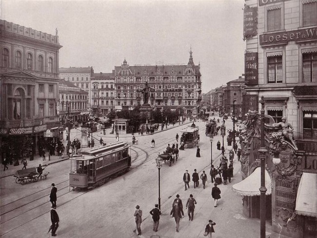 Berlin_Alexanderplatz_1903-67ff9317d806c__700