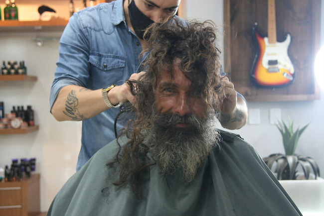 homeless-man-transformation-viral-family-finds