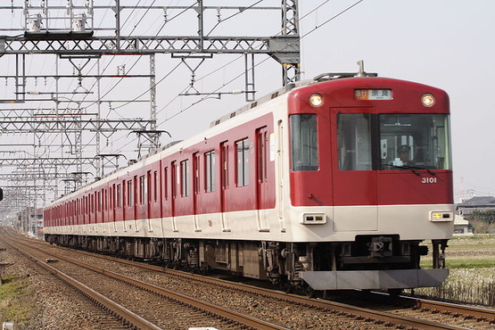 800px-Kintetsu-3200_001_JPN (1)