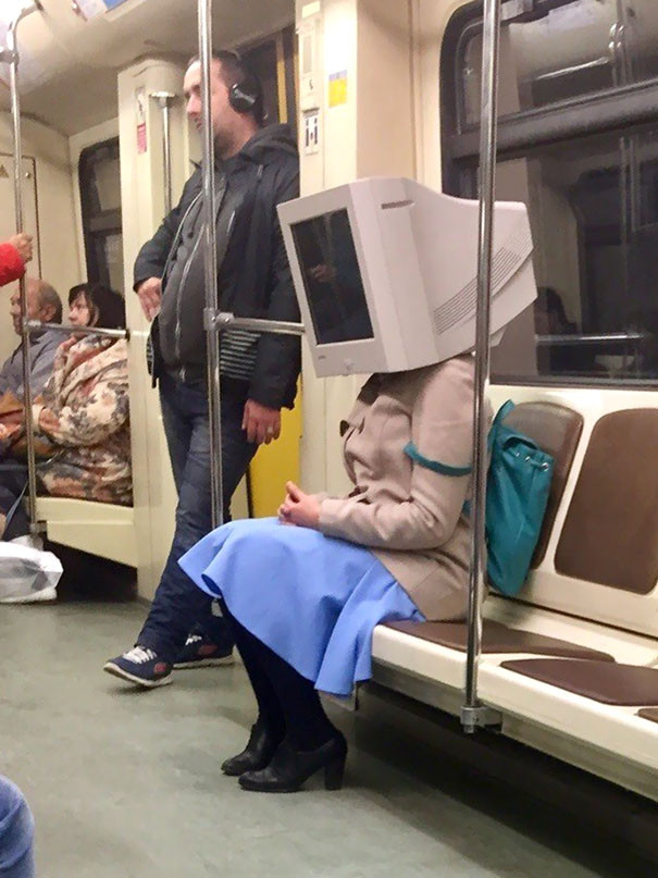 funny-people-on-subway-1-5b30b3271ecb6__605