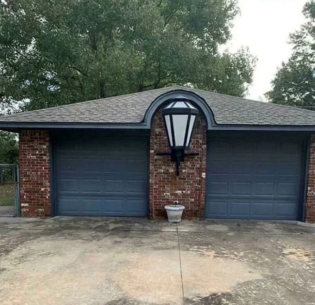 funny-bad-architecture-pictures-25-629deae857855__700