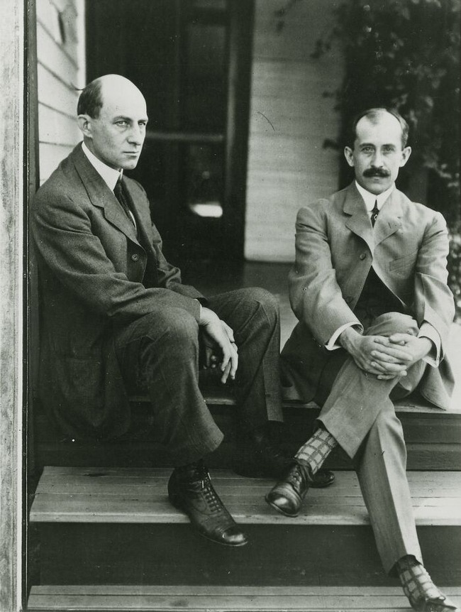 Wright_Brothers_at_home_1909-680f14bad6535__700