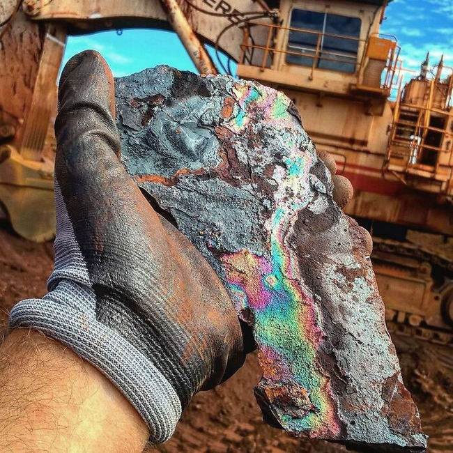 interesting-pics-at-work-19-640894a691b7b__700