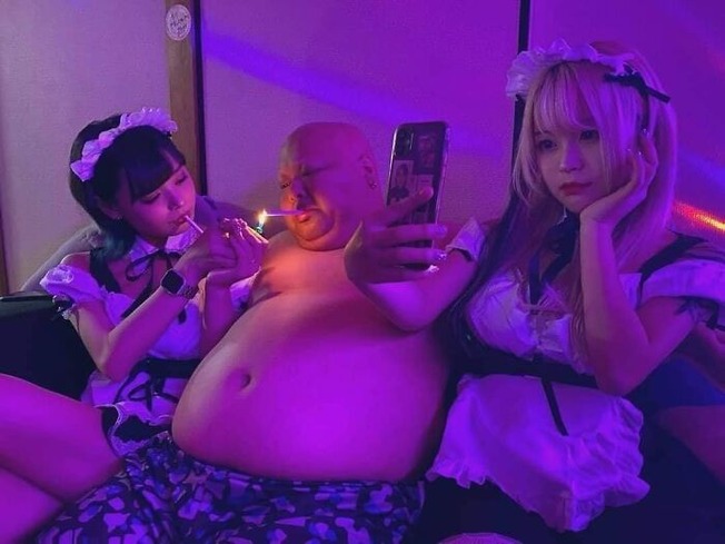 humans-doing-human-things-61fa81ff9ce54__700