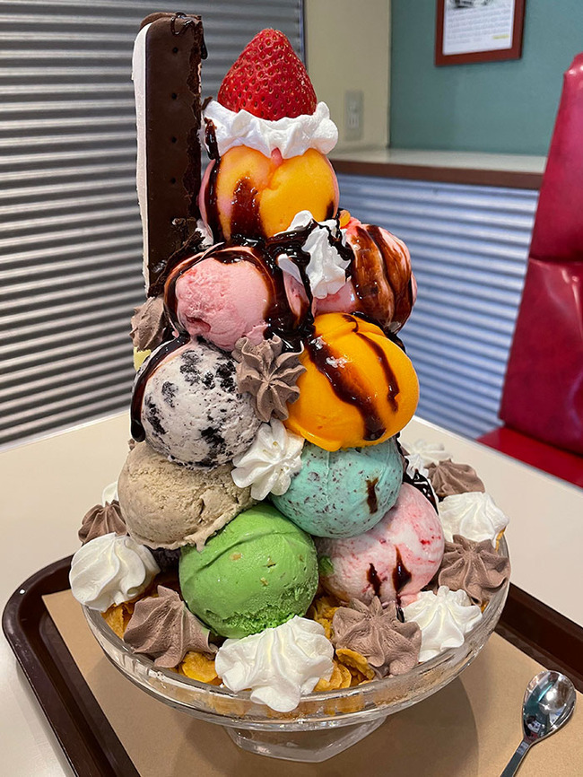 large-american-food-portions-9-63e614ae56370__700