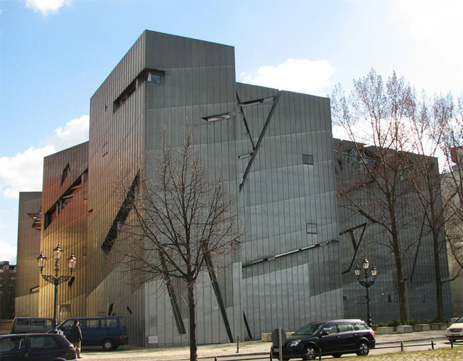 most-beautiful-museums-architecture-60fe60c200704__700 (1)
