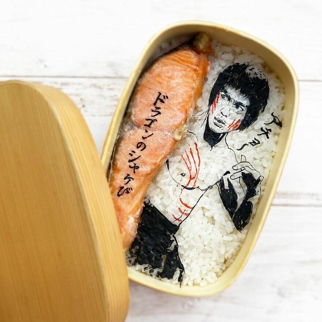 Wife-tirelessly-makes-art-every-day-in-her-husbands-lunchboxes