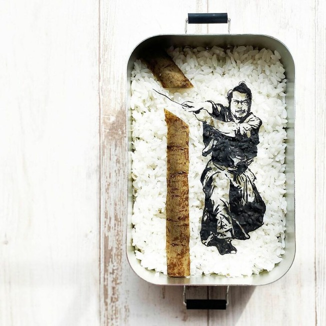 Wife-tirelessly-makes-art-every-day-in-her-husbands-lunchboxes