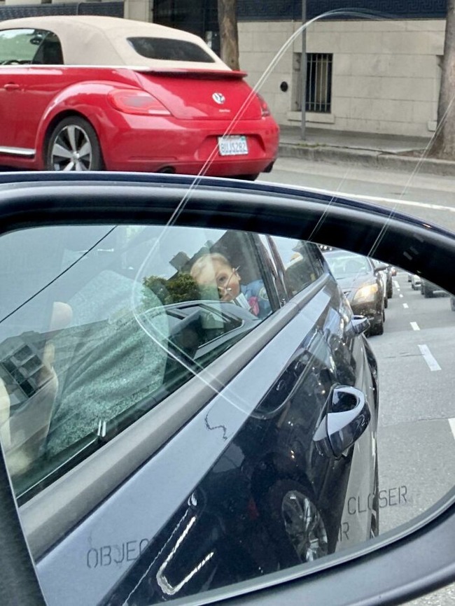 64d34d5b3f8de_fh5sz7y8lgo81__700