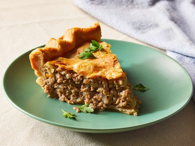 12343-Meat-Pie-Tourtiere-ddmds-4