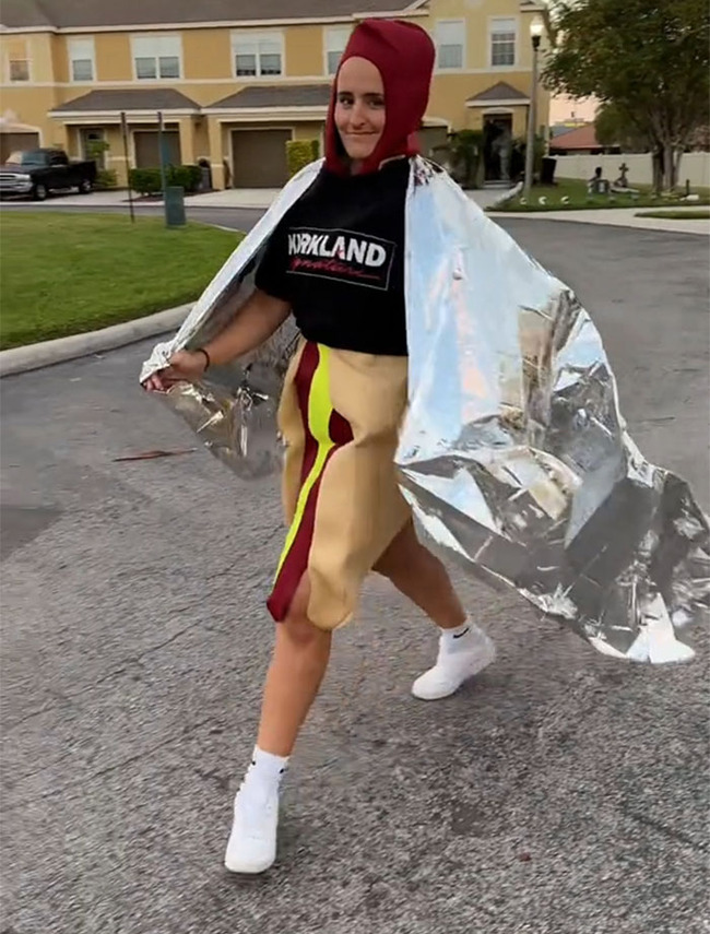 unattractive-halloween-costumes-5-653f88ed70524__700