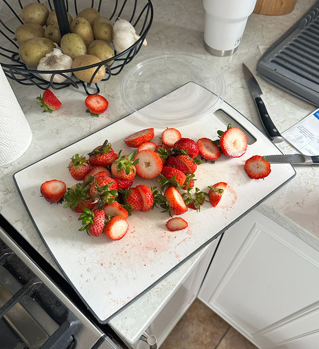 infuriating-girlfriends-wives-24-661e833a979a0__700
