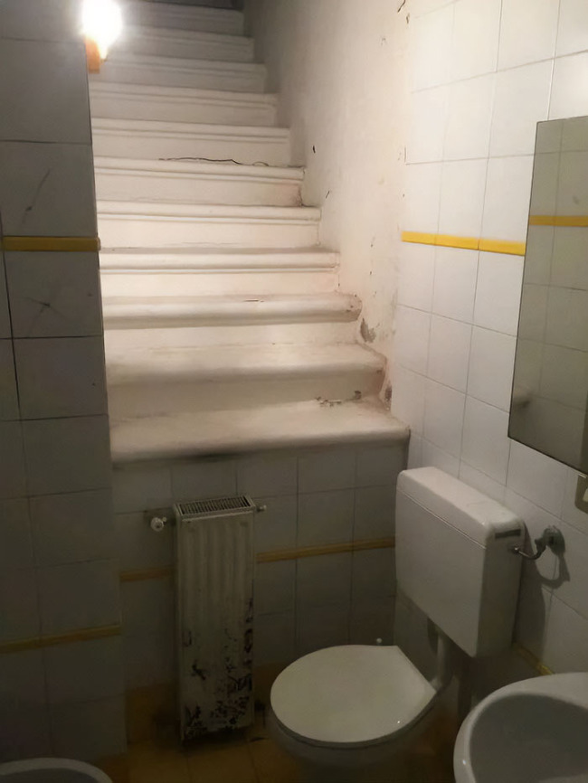 bad-real-estate-pictures-1-635a44b37a5d9__700