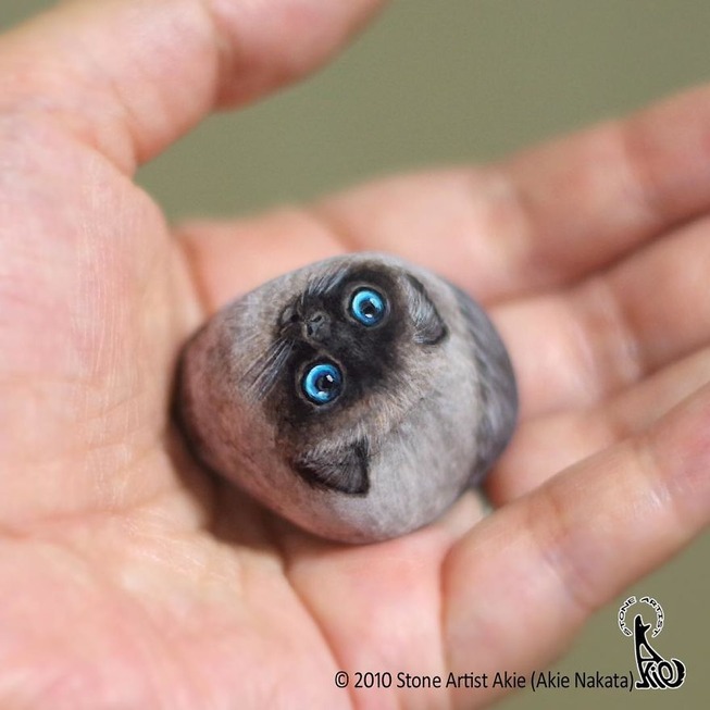 This-Japanese-artist-turns-stones-into-art