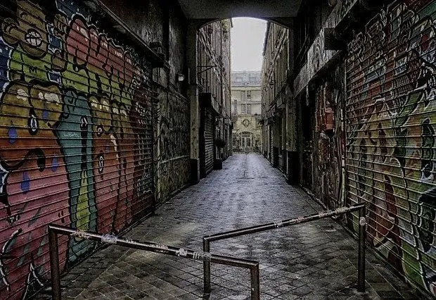 ruelle-sombre-paris