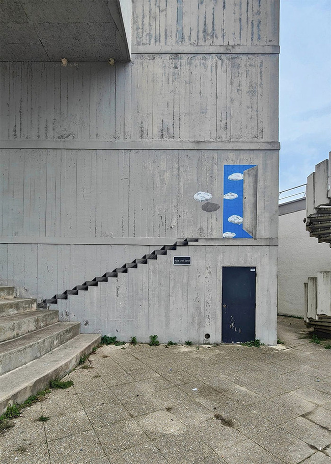 creative-street-art-pictures-oakoak-645350e289ab9__700