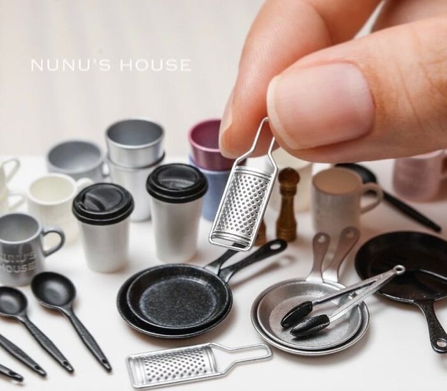 Meet-the-incredible-miniature-works-of-Moto-Tanaka