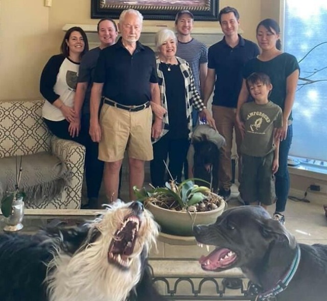 68ac179189631_funny-pets-photobombs__700